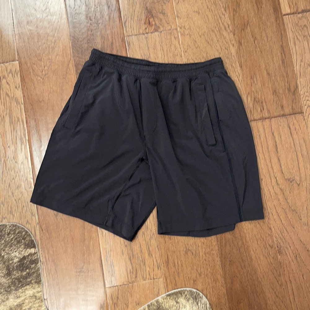 Black lined pace breaker lulu shorts